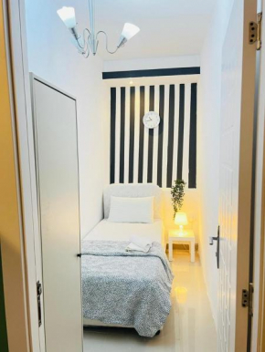 Strips Partition Room Al barsha 1 Near MOE Metro